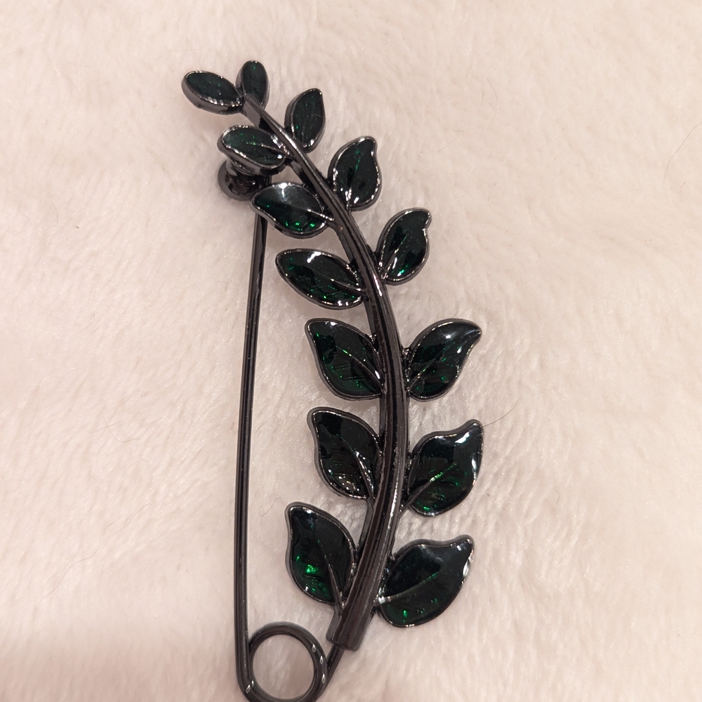 Black and Green Leaf Brooch